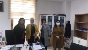 Adana’da kurulmuş olan Kıvılcım Kadın Kooperatifi Hazırladıkları Gıda Kolileri ile Seferberlik Başlattı.