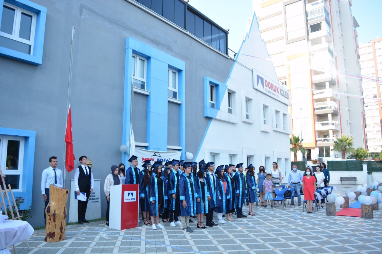 ozel doruk koleji anadolu lisesi nde mezuniyet coskusu 724 medya gazetesi