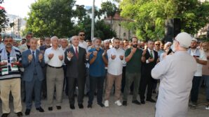 İsmail Heniyye için Adana’da gıyabi cenaze namazı kılındı.