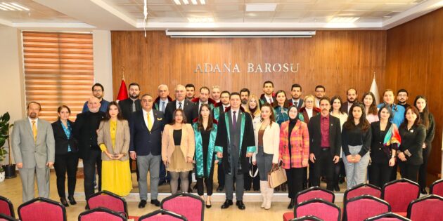 ADANA BAROSU’NDA “25 KASIM KADINA YÖNELİK ŞİDDETE KARŞI ULUSLARARASI MÜCADELE GÜNÜ” NEDENİYLE BASIN AÇIKLAMASI YAPILDI