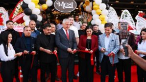 Mesut Akar’ın sahibi olduğu Mest Cafe & Restoran’ın açılışı coşkuyla gerçekleşti.