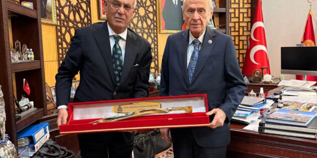 MHP Lideri Devlet Bahçeli’ye Adana’dan anlamlı hediye!