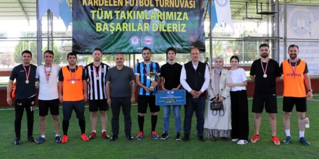 MUSTAFA SARIGEÇİLİ; “KARDELEN, HER GEÇEN GÜN KOLLARI BÜYÜYEN BİR ÇINARA DÖNÜŞTÜ”
