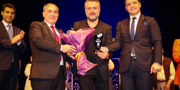 ADANA BAROSU Av. ALTUĞ POLAT TİYATRO TOPLULUĞU TARAFINDAN SAHNELENEN “SEVGİLİ DOKTOR” TİYATRO OYUNU BÜYÜK BEĞENİ TOPLADI