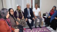 Başkan Yusuf Kanlı, evlerde sorun dinliyor
