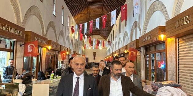 MHP Adana İl Başkanı Yusuf Kanlı’dan Büyüksaat Çarşısı’na çıkartma…