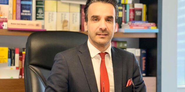 CHP Çukurova İlçe Başkanı Av. Ümit Arif Özsoy: “Yargılanan Sadece İmamoğlu Değil, Demokrasi ve Seçme Hakkımızdır”