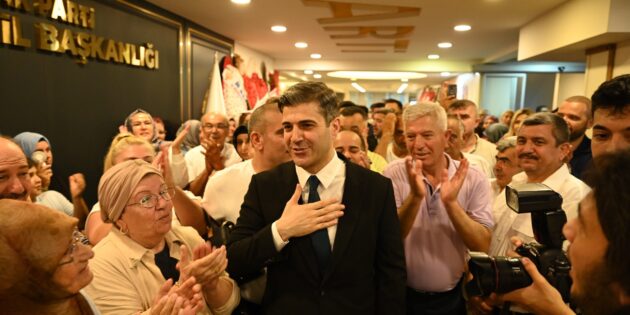 AK Parti Adana İl Başkanı Mustafa Özkan görevine başladı