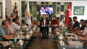 AK Parti Seyhan İlçe Başkanı Ali Coşkun gazetecilerle buluştu: “Kapımız her zaman açık”