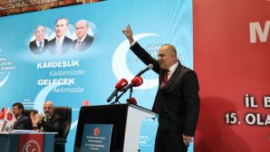 MHP Adana’da 57 yıl sonra aynı salonda: Hakan Yıldırım güven tazeledi