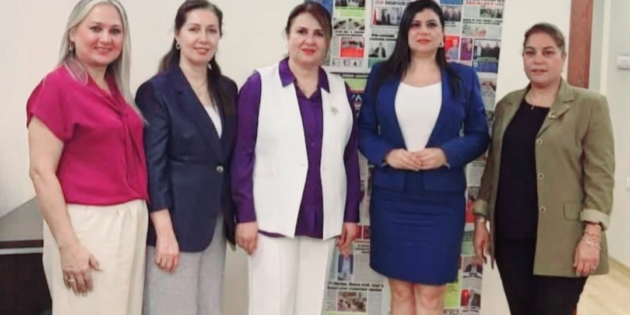 AK Parti Adana İl Kadın Kolları Heyetinden 7/24 MEDYA’ya Ziyaret: Kadınların Üretim ve Girişimcilik Gücü Ele Alındı
