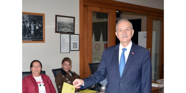 BİLGİÇ: “ADANA’NIN ASIRLIK TİCARET BORSASI EMİN ELLERDE”